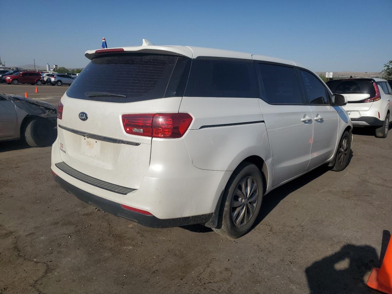 2020 Kia Sedona L - Фото 3