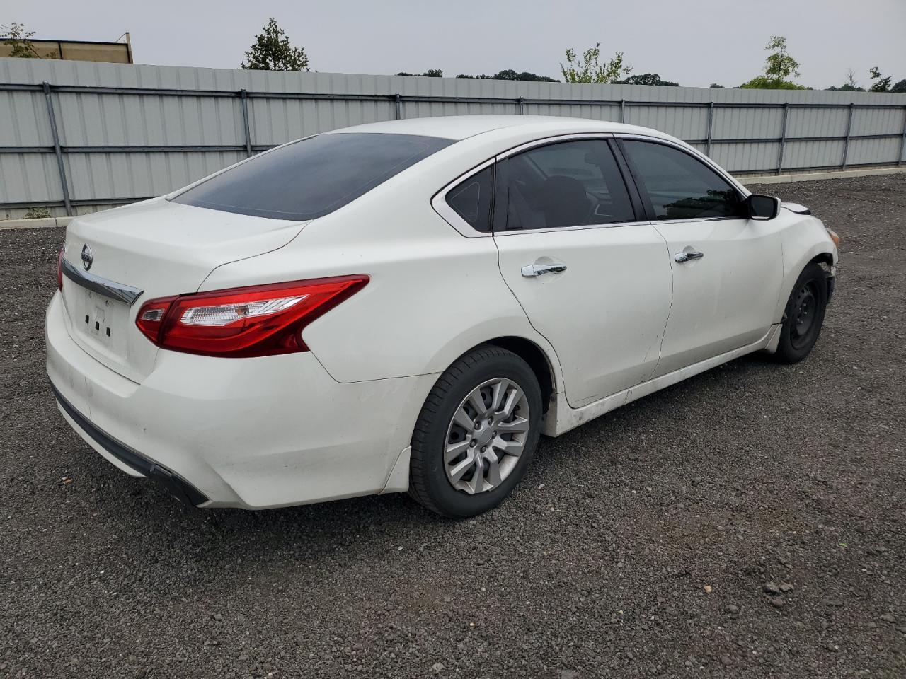 2016 Nissan Altima 2.5 - Фото 3