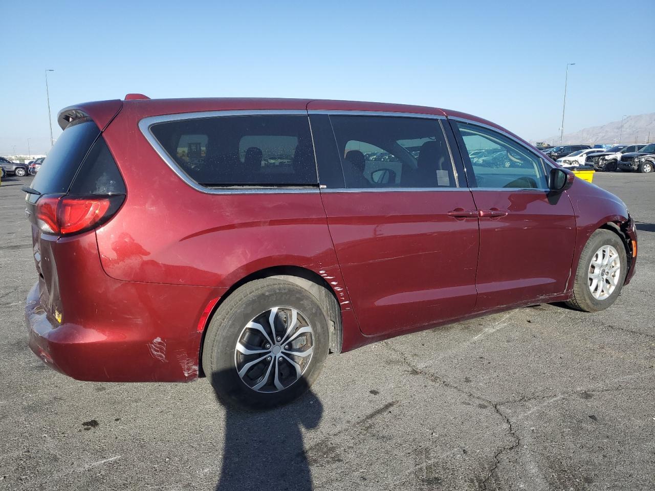 2017 Chrysler Pacifica Touring - Фото 3