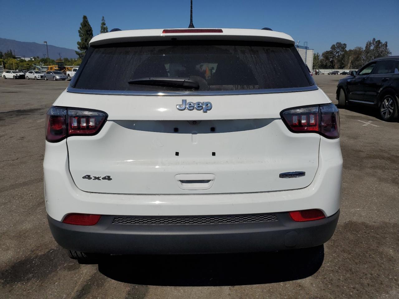 2025 Jeep Compass Latitude - Фото 6
