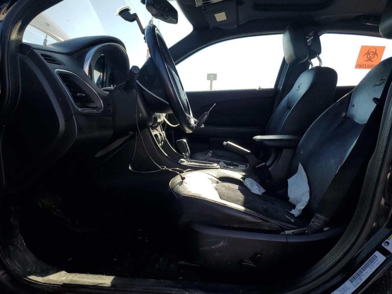 2011 Chrysler 200 S - Image 7