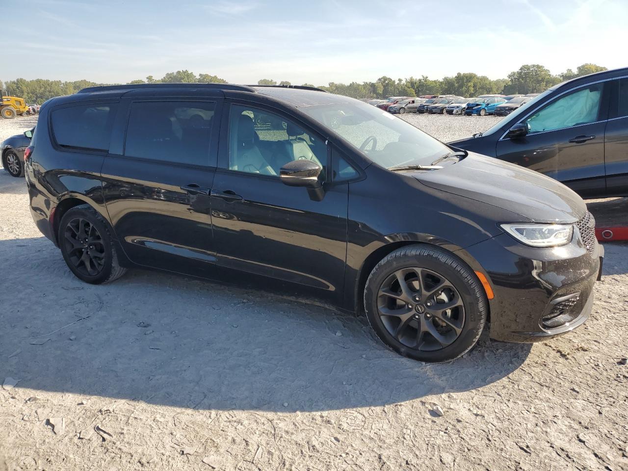 2023 Chrysler Pacifica Touring L - Фото 4