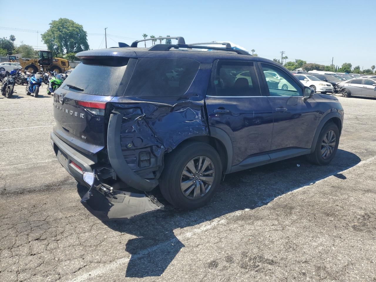 2022 Nissan Pathfinder Sv - Image 3