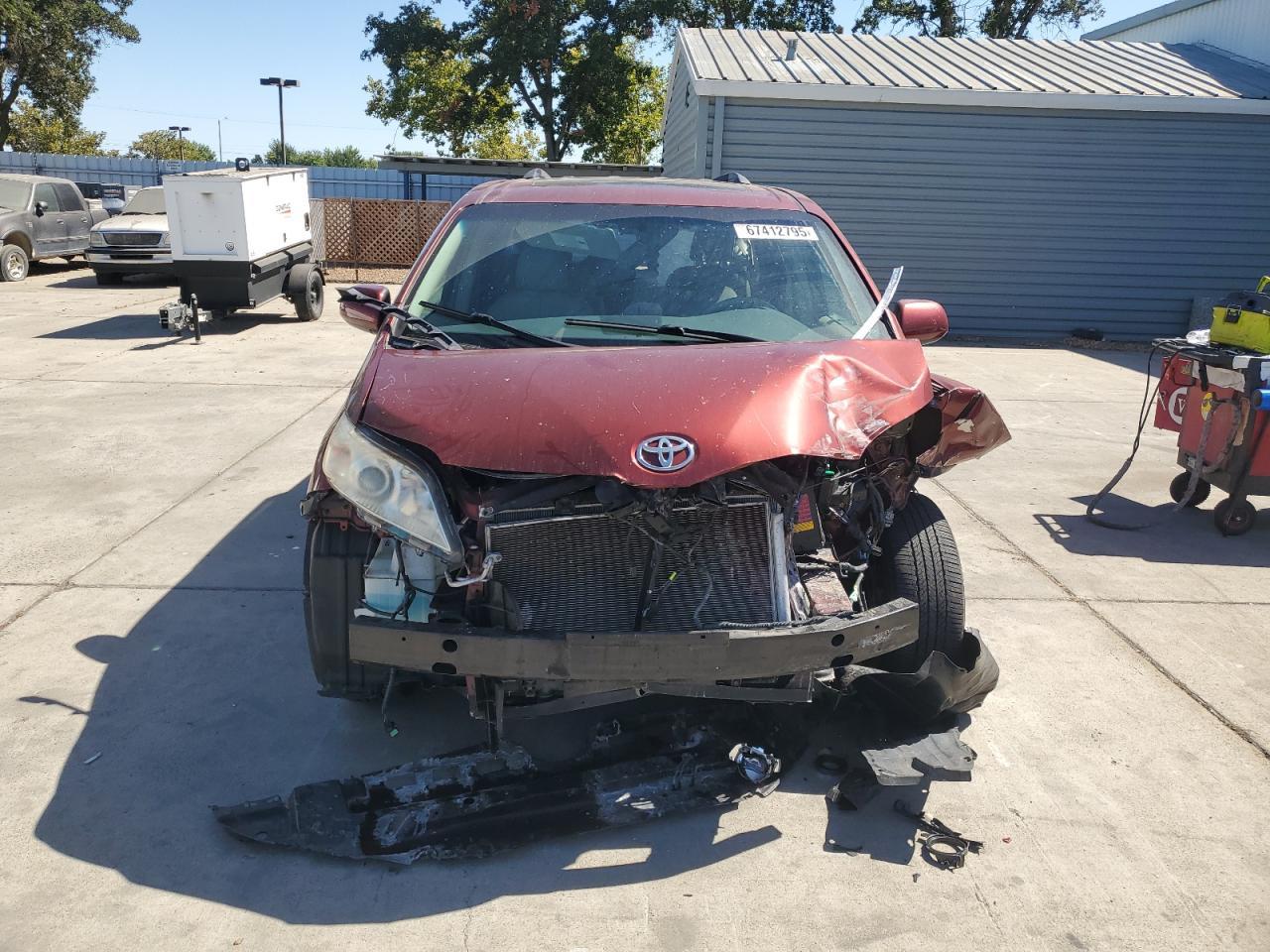 2011 Toyota Sienna Xle - Фото 5