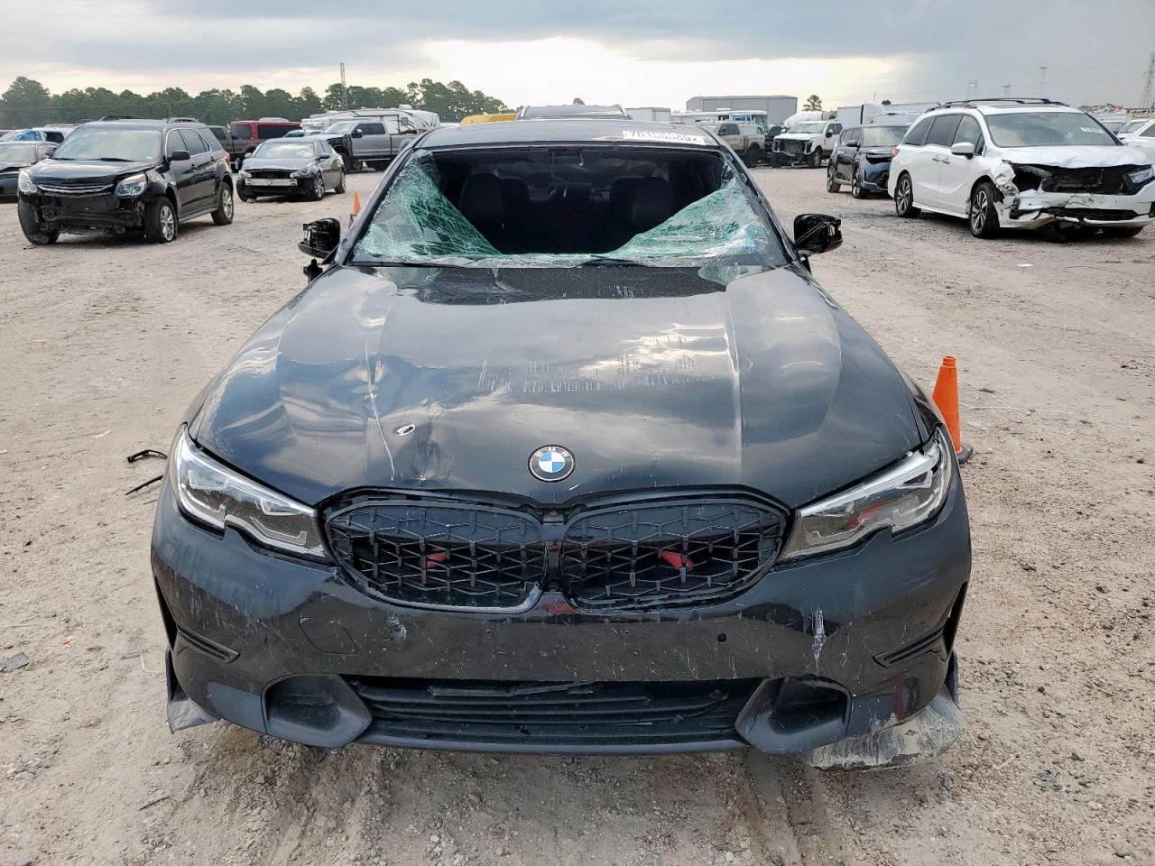 2020 BMW 330I - Фото 5