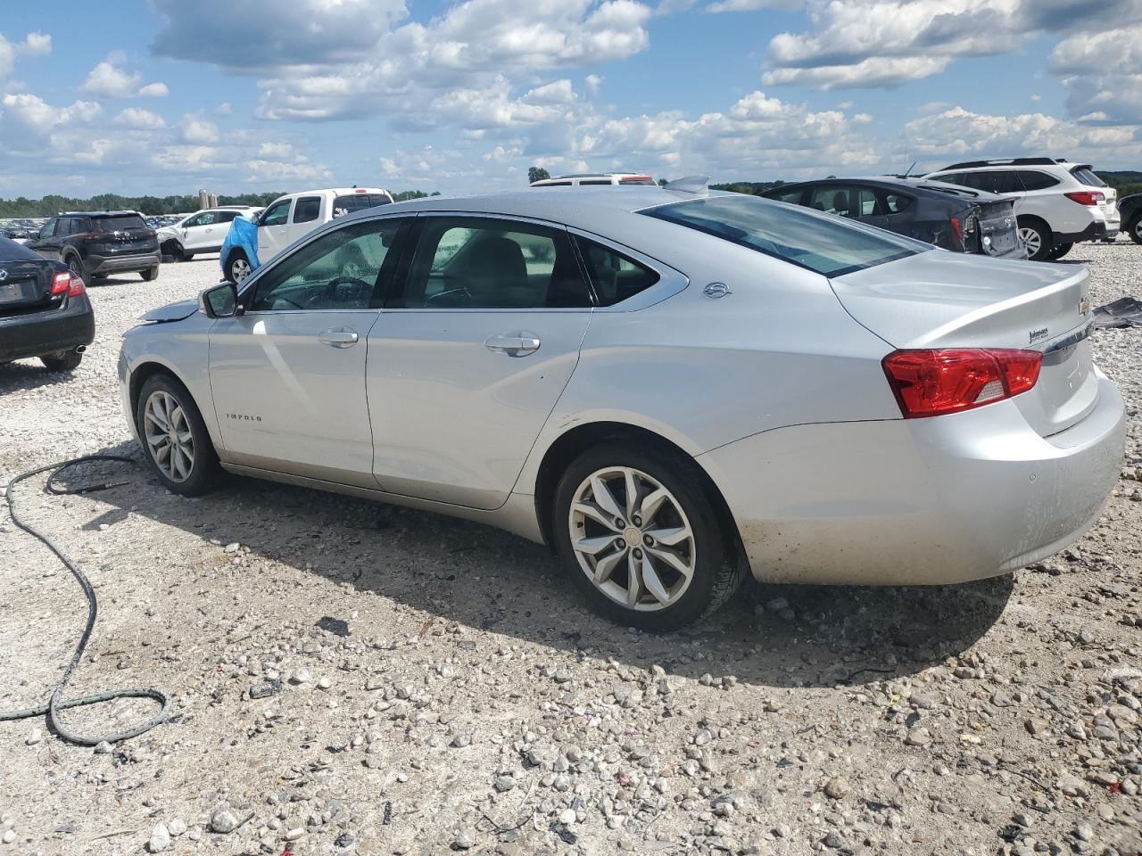 2017 Chevrolet Impala Lt - Фото 2