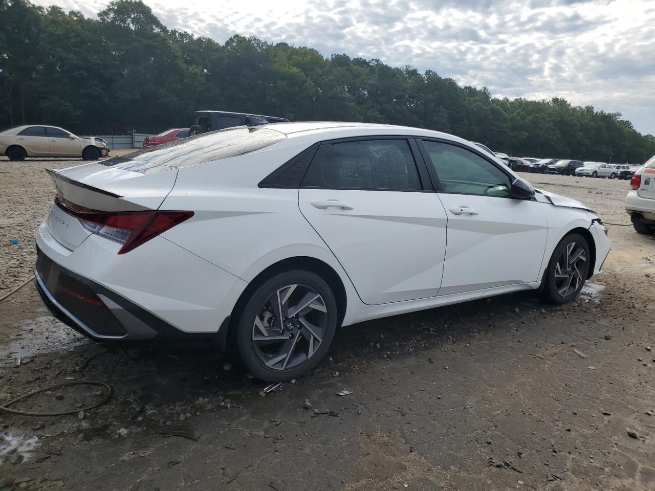 2025 Hyundai Elantra Sel Sport - Image 3