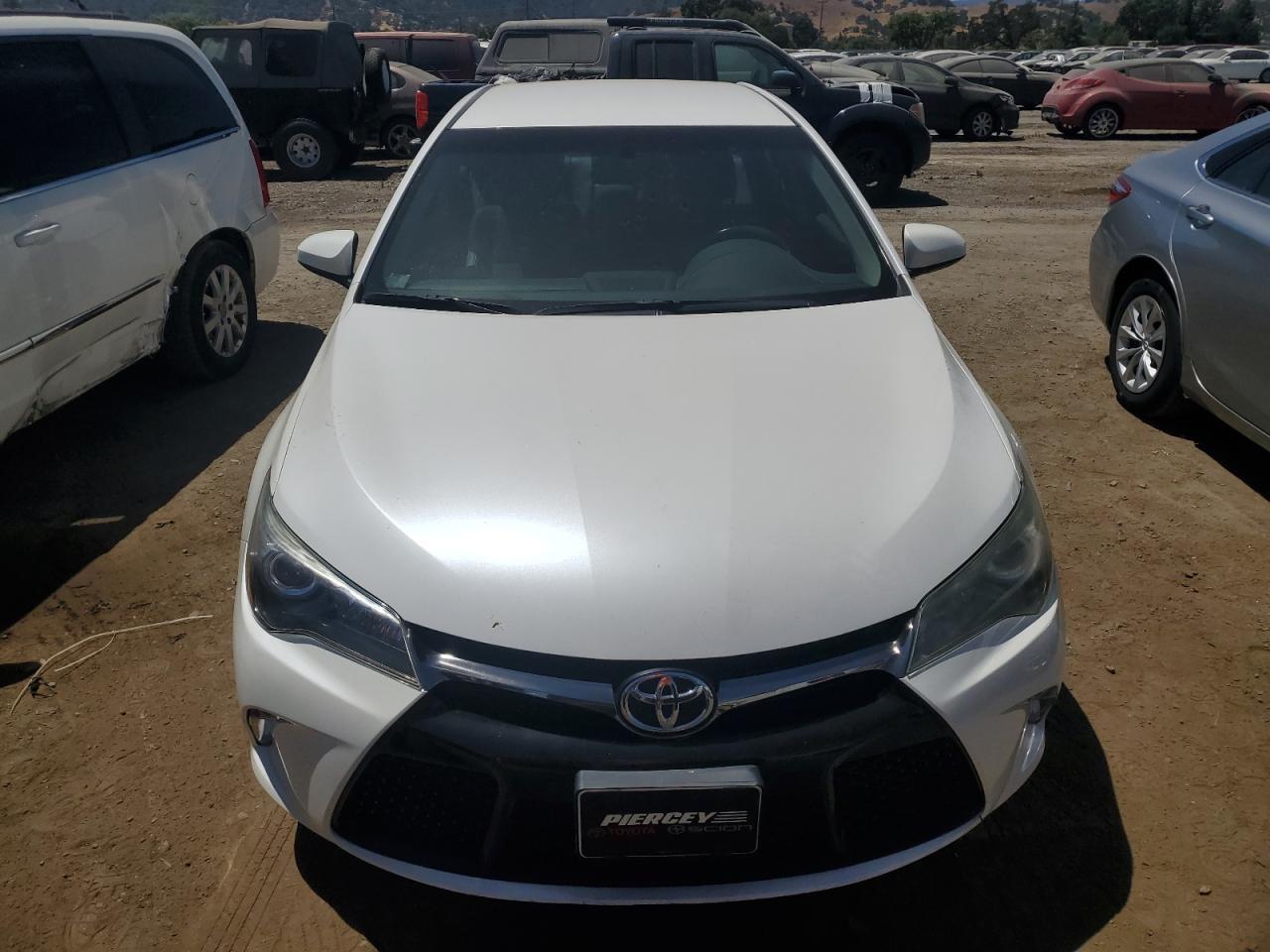 2015 Toyota Camry Le - Фото 5