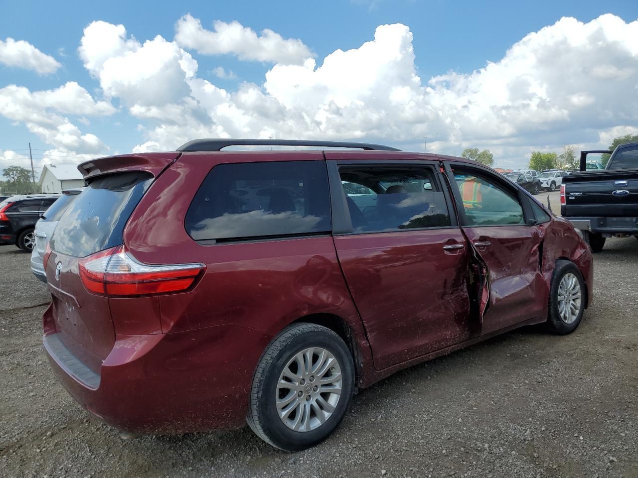 2015 Toyota Sienna Xle - Фото 3