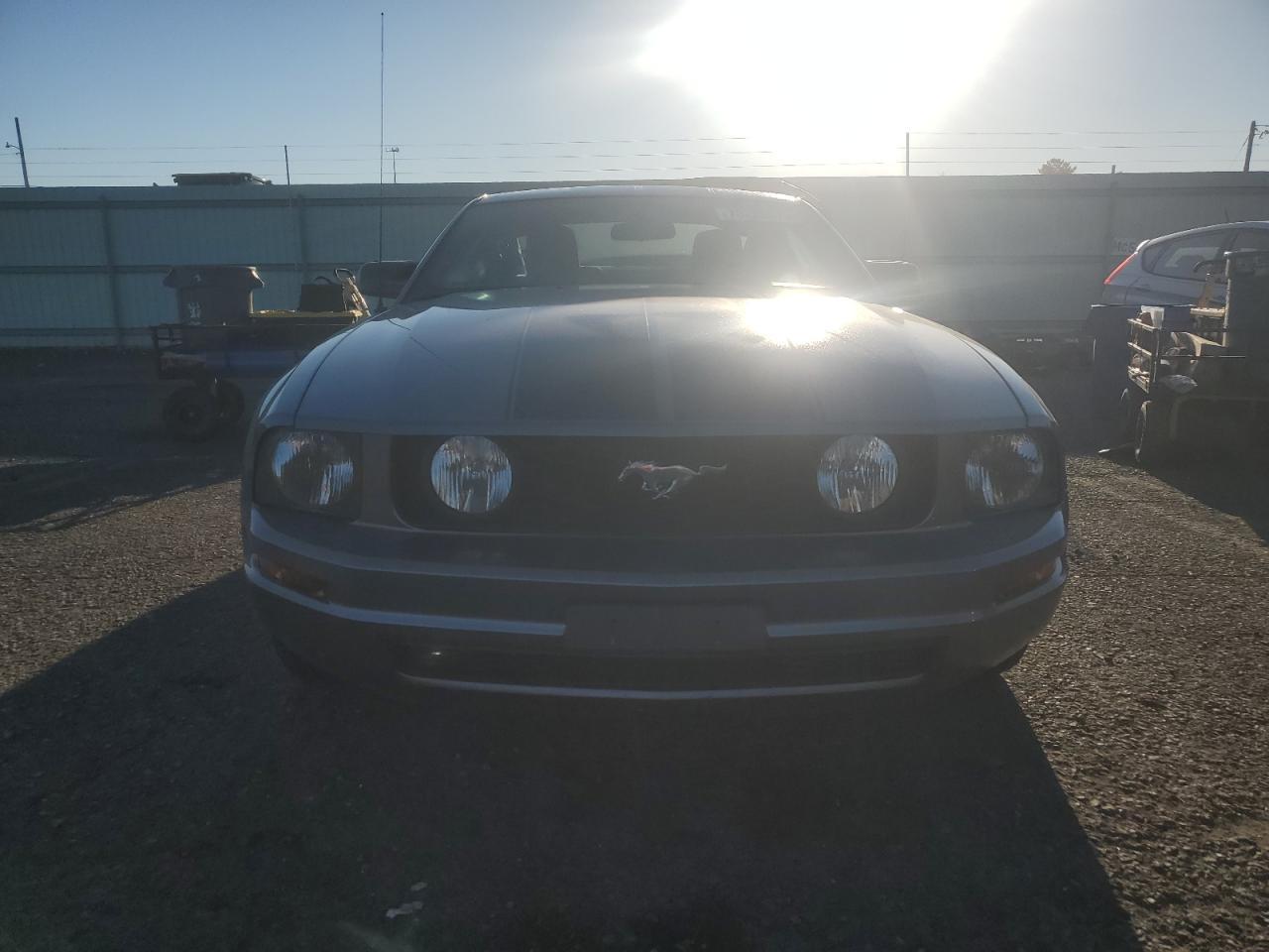 2006 Ford Mustang - Image 5