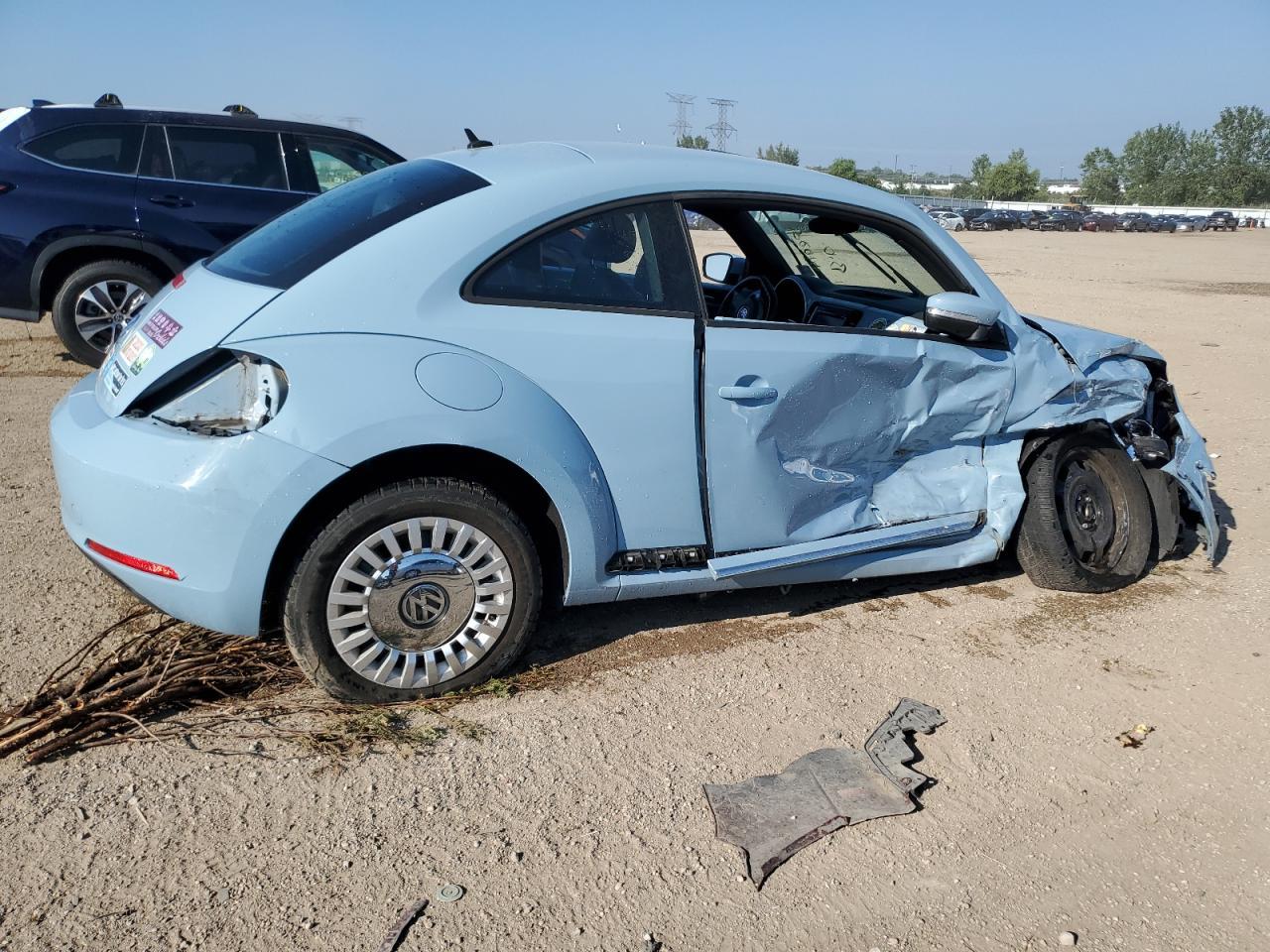 2013 Volkswagen Beetle - Фото 3