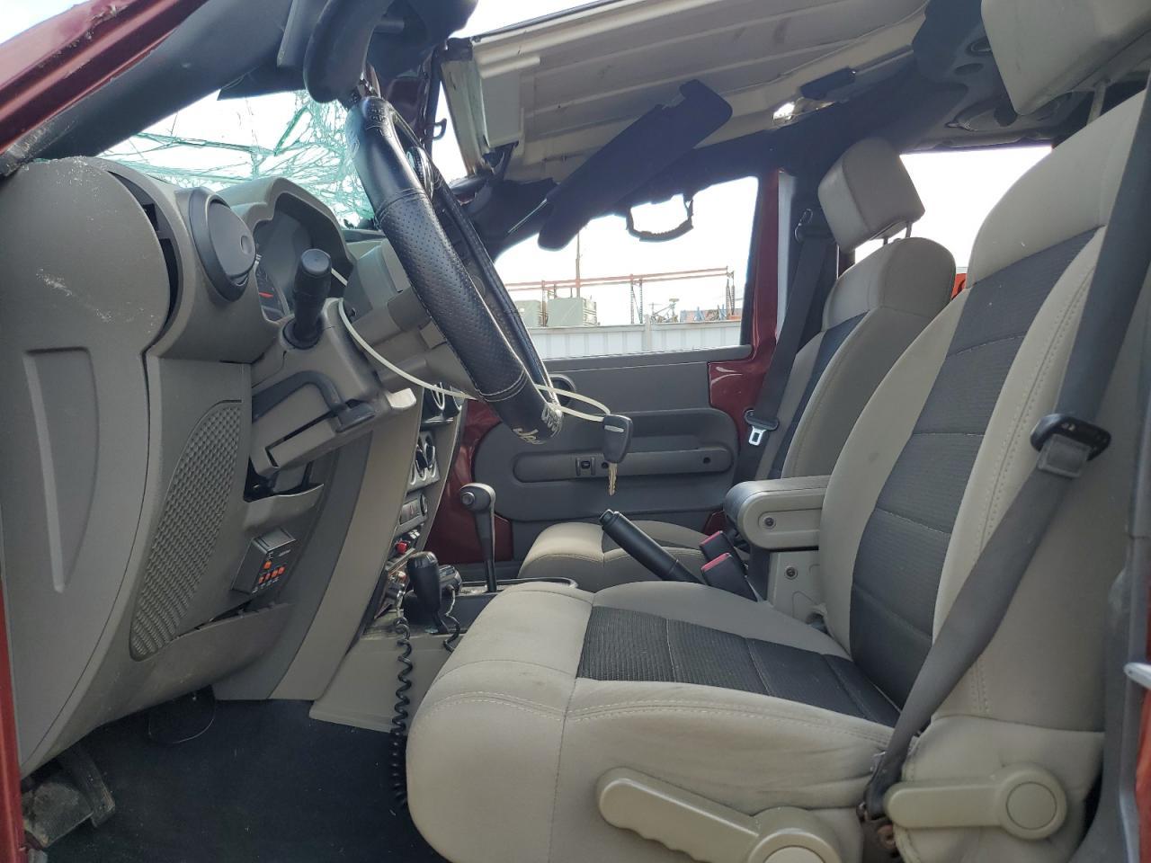 2010 Jeep Wrangler Unlimited Sport - Фото 7