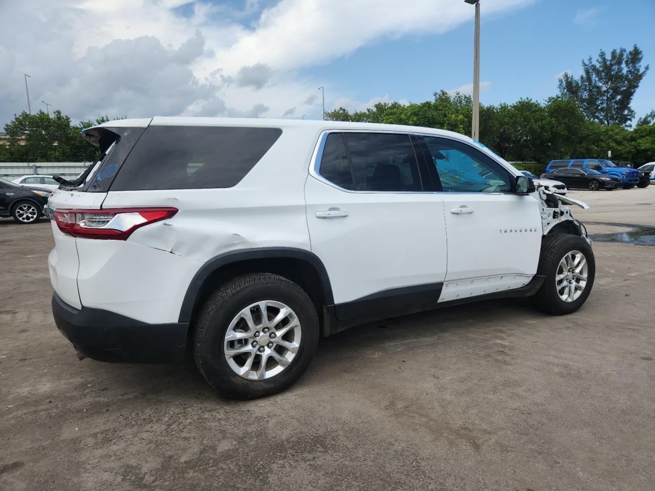 2020 Chevrolet Traverse Ls - Фото 3