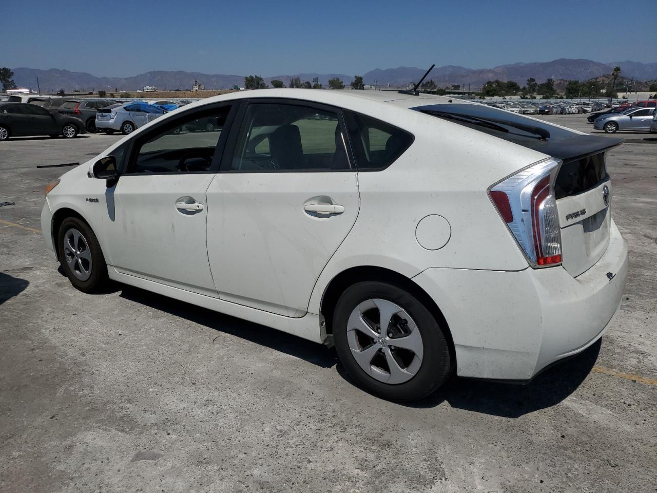 2015 Toyota Prius - Фото 2