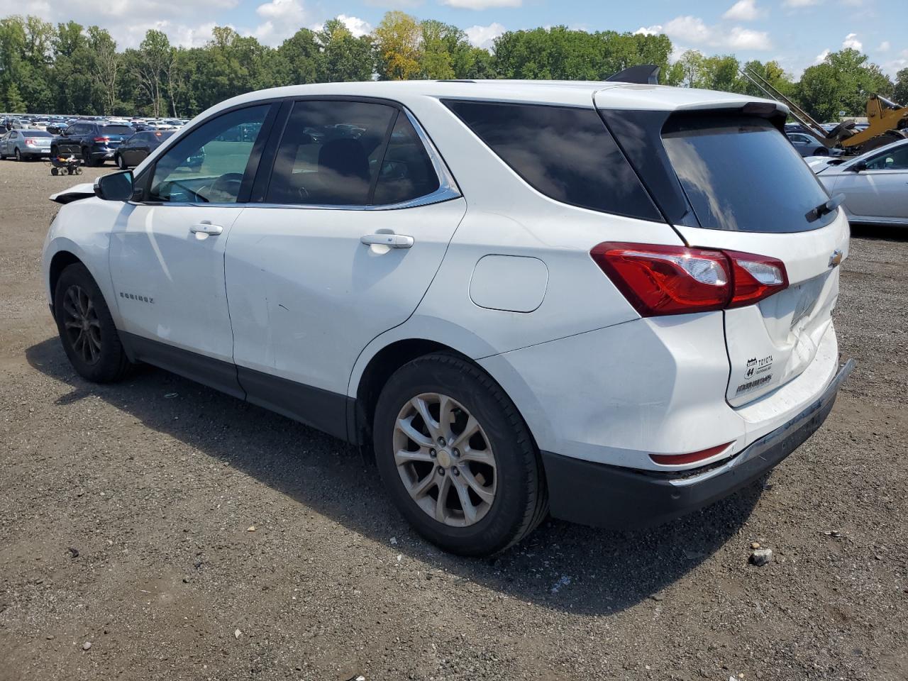 2018 Chevrolet Equinox Lt - Image 2
