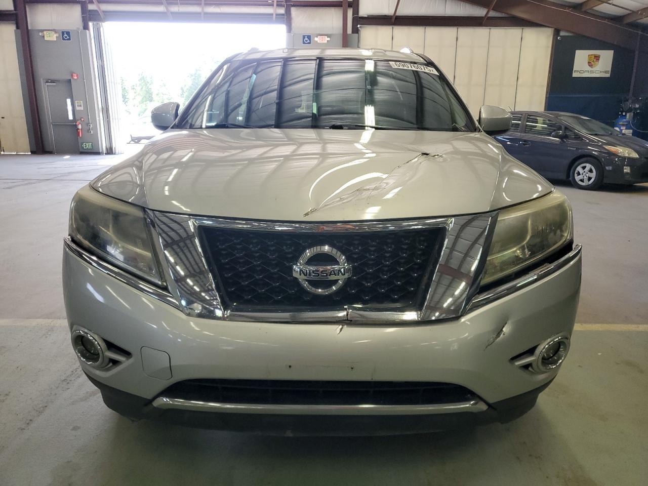 2015 Nissan Pathfinder S - Фото 5