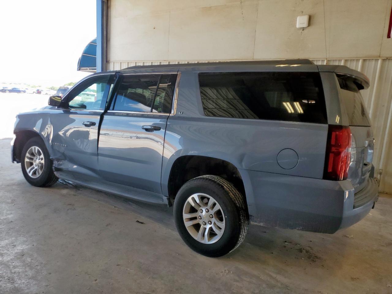 2016 Chevrolet Suburban C1500 Lt - Image 2