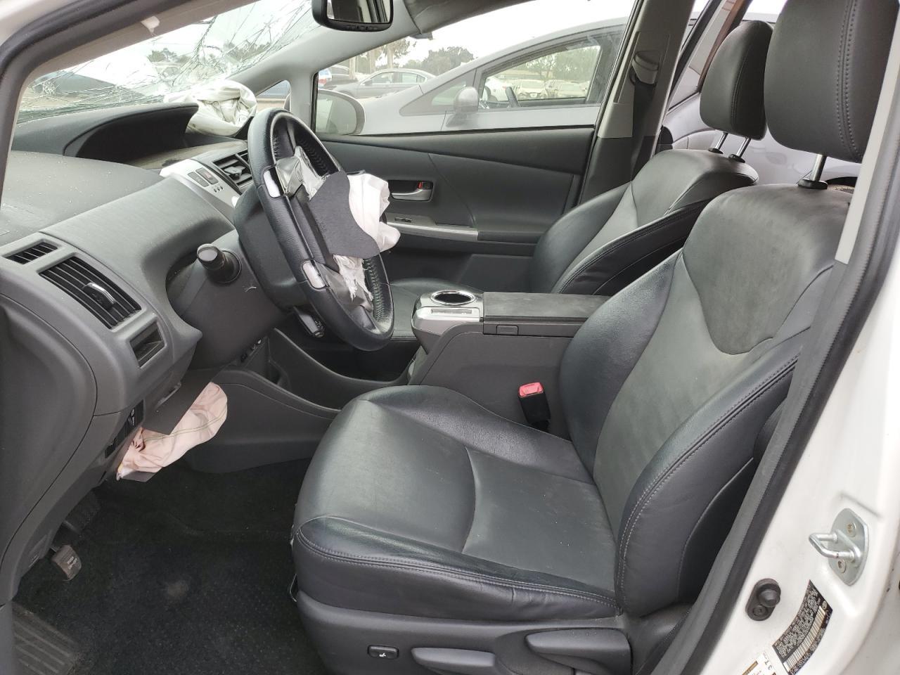 2013 Toyota Prius V - Image 7