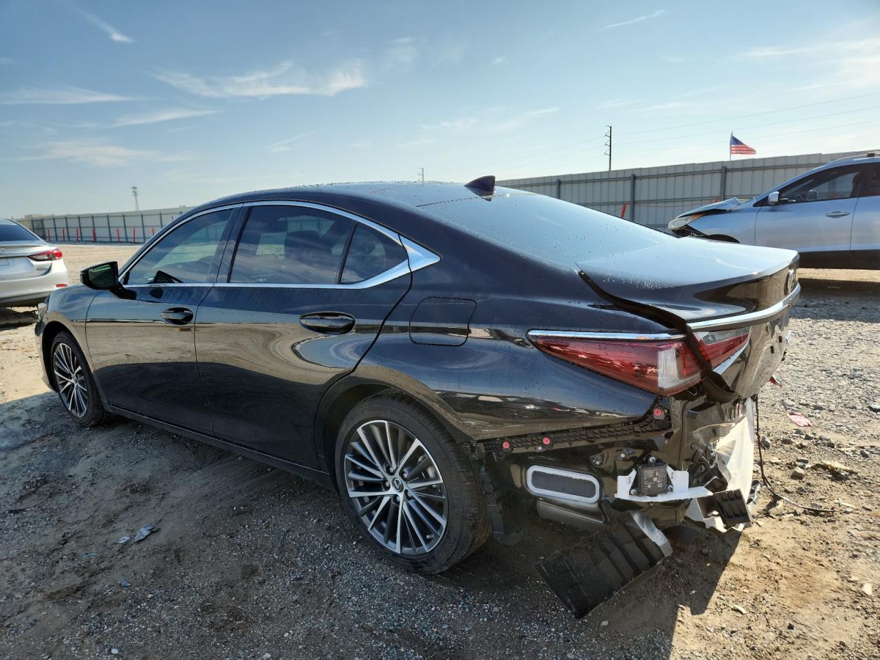 2025 Lexus Es 350 Base - Image 2
