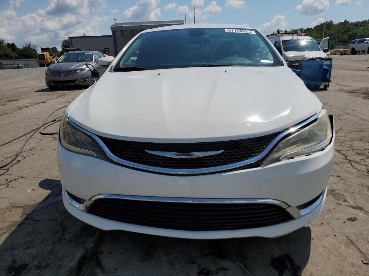 2015 Chrysler 200 Limited - Фото 5