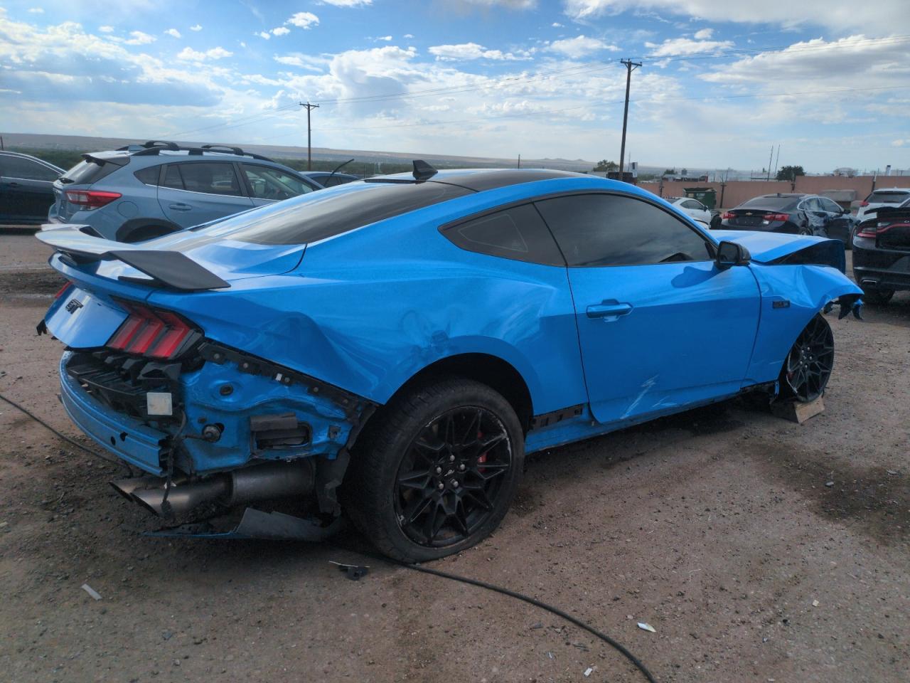 2024 Ford Mustang Gt - Фото 3