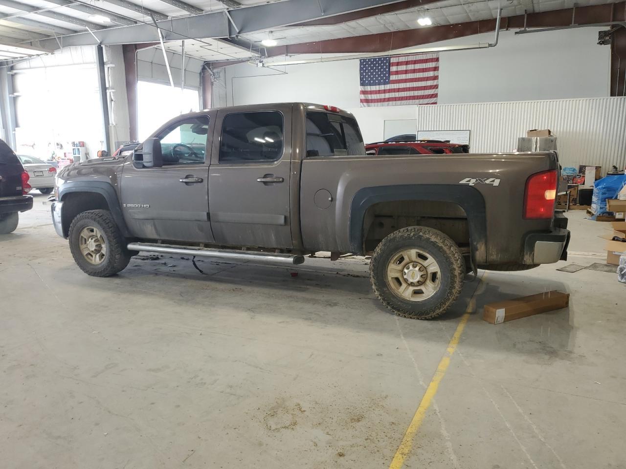 2007 Chevrolet Silverado K2500 Heavy Duty - Фото 2