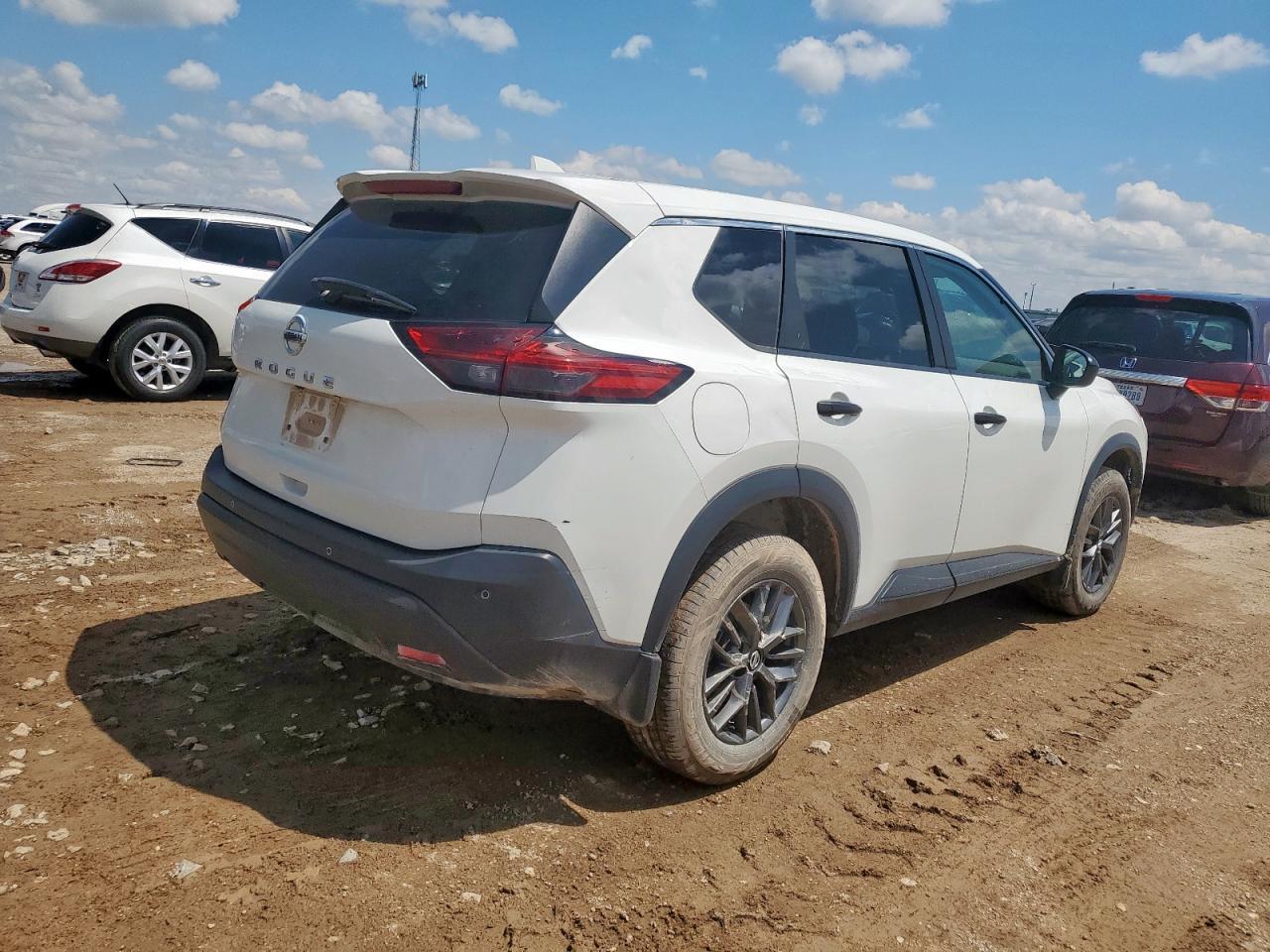 2021 Nissan Rogue S - Image 3