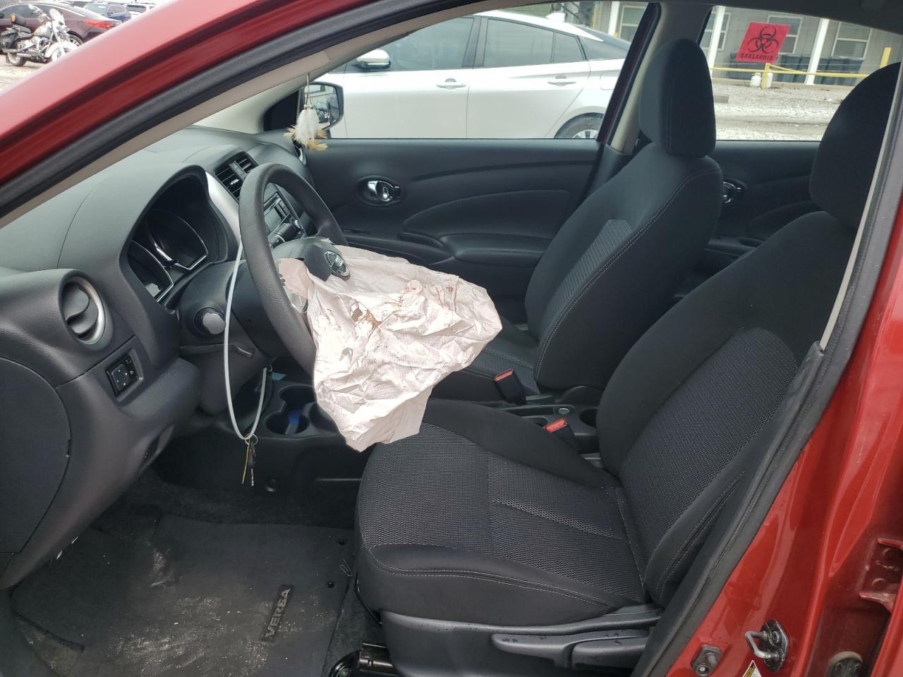 2017 Nissan Versa S - Фото 7