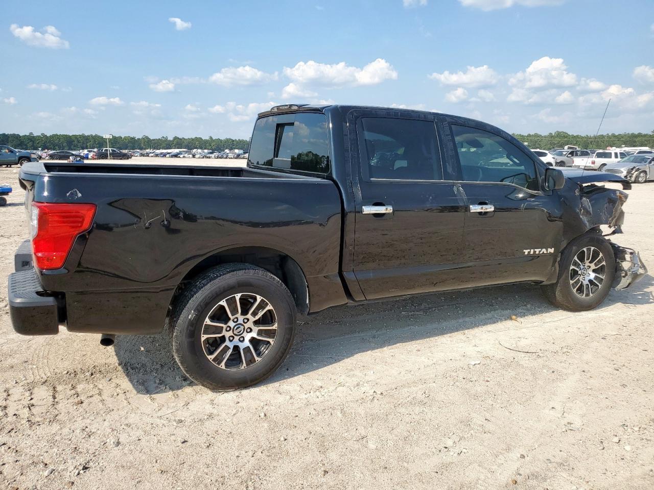 2021 Nissan Titan S - Фото 3