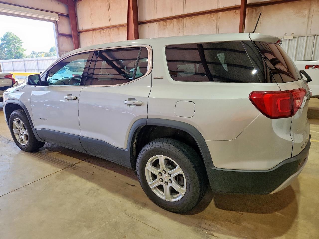 2018 GMC Acadia Sle - Image 2