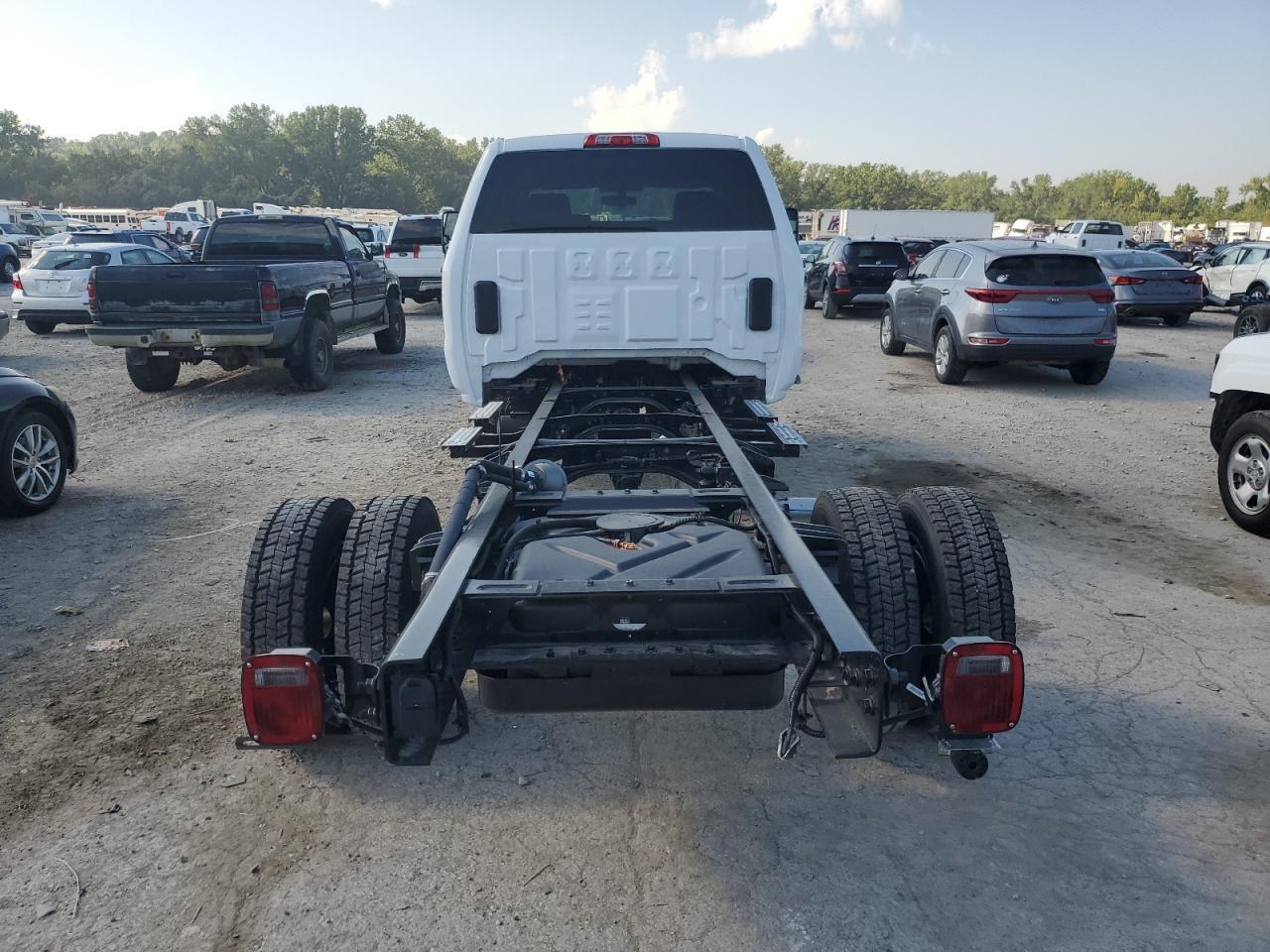2023 Chevrolet Silverado Truck Cab And Chassis - Image 6