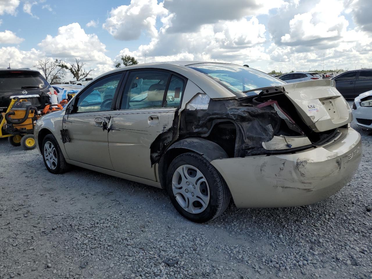 2005 Saturn Ion - Image 2