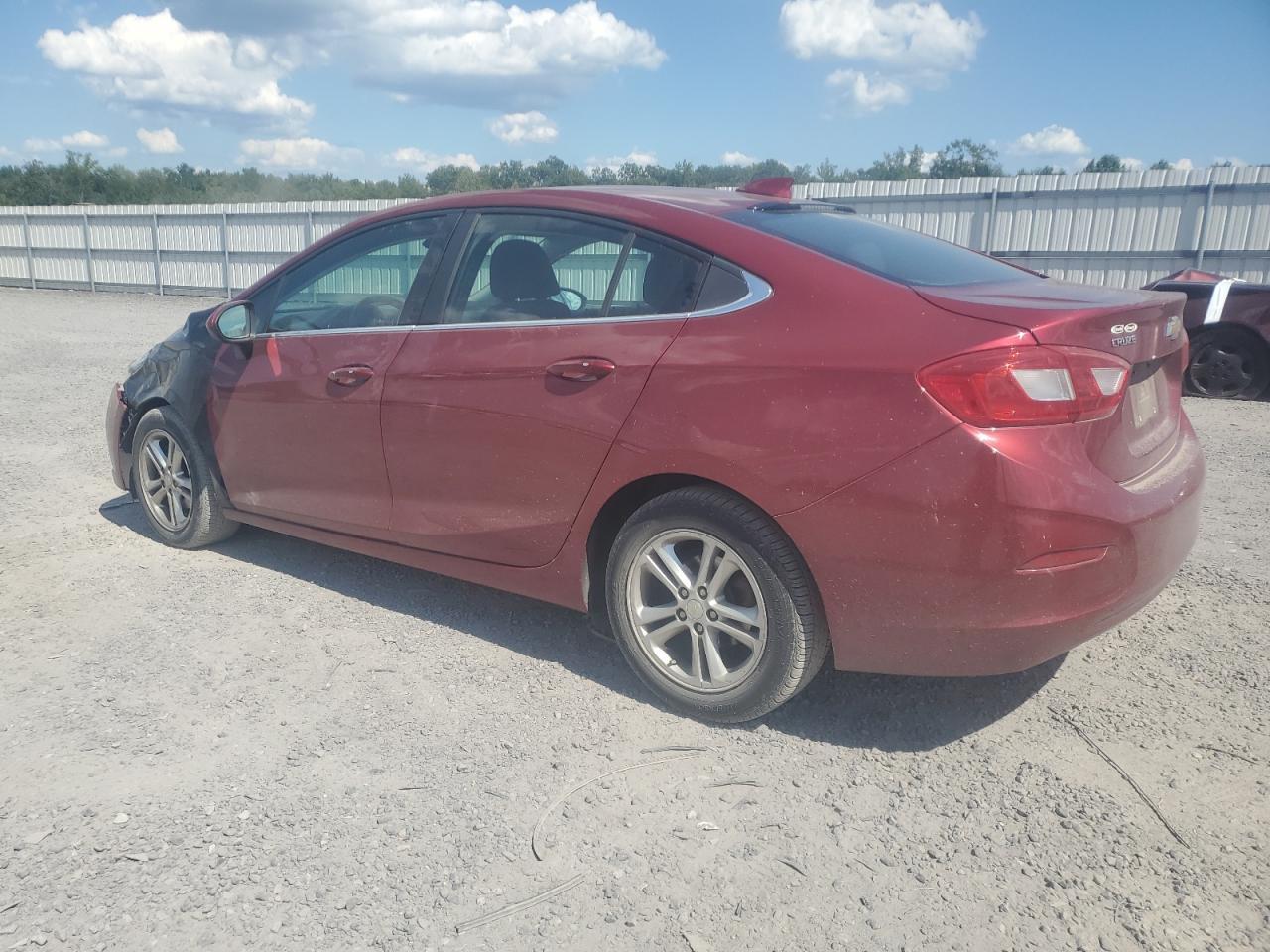 2017 Chevrolet Cruze Lt - Image 2