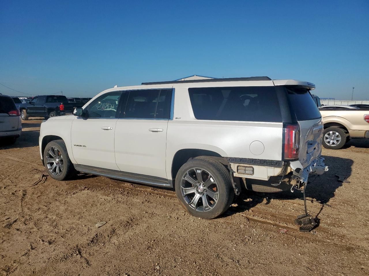 2016 GMC Yukon Xl K1500 Slt - Фото 2