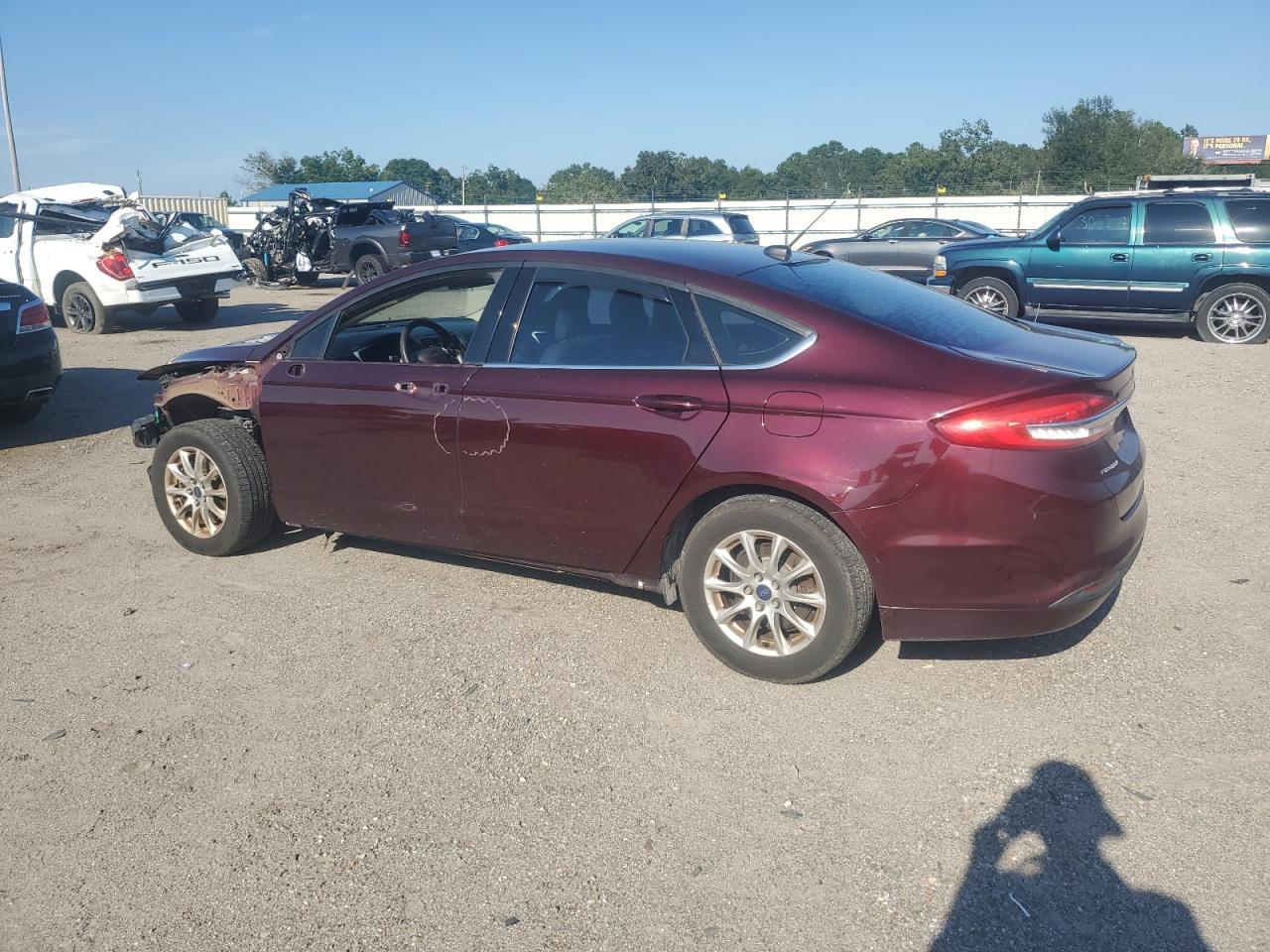 2017 Ford Fusion S - Фото 2