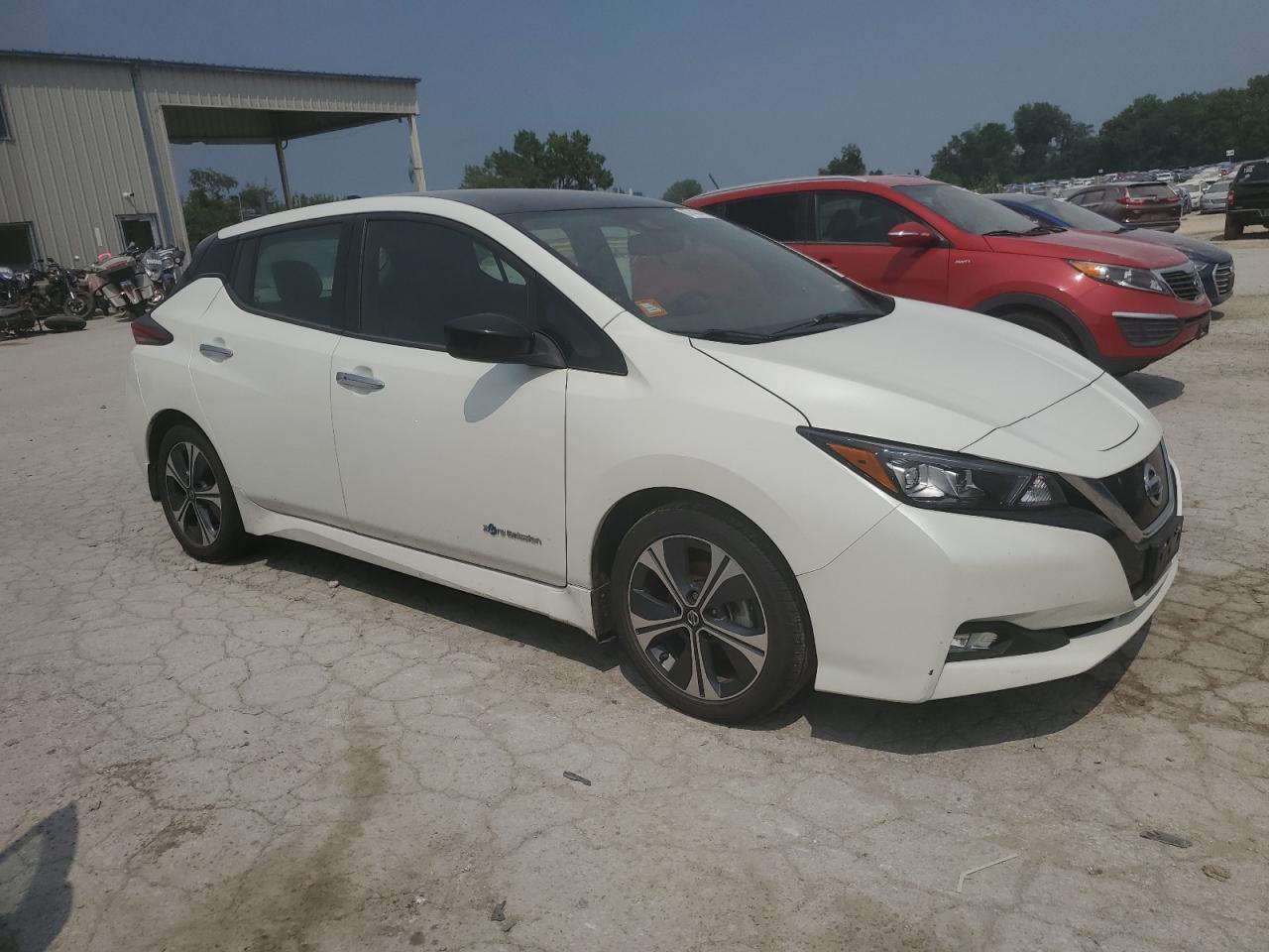 2018 Nissan Leaf S - Image 4