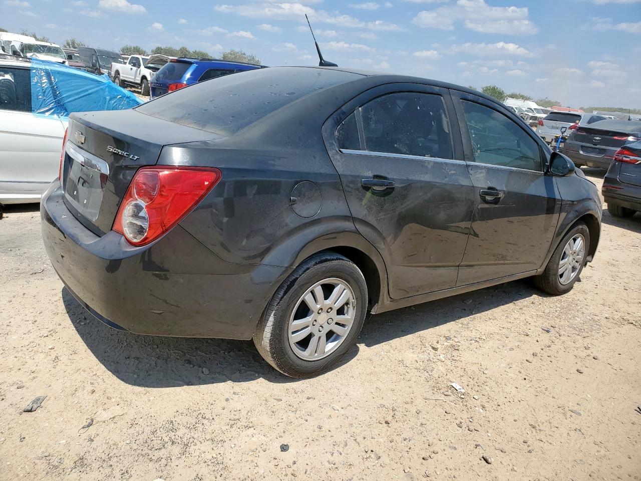 2014 Chevrolet Sonic Lt - Image 3