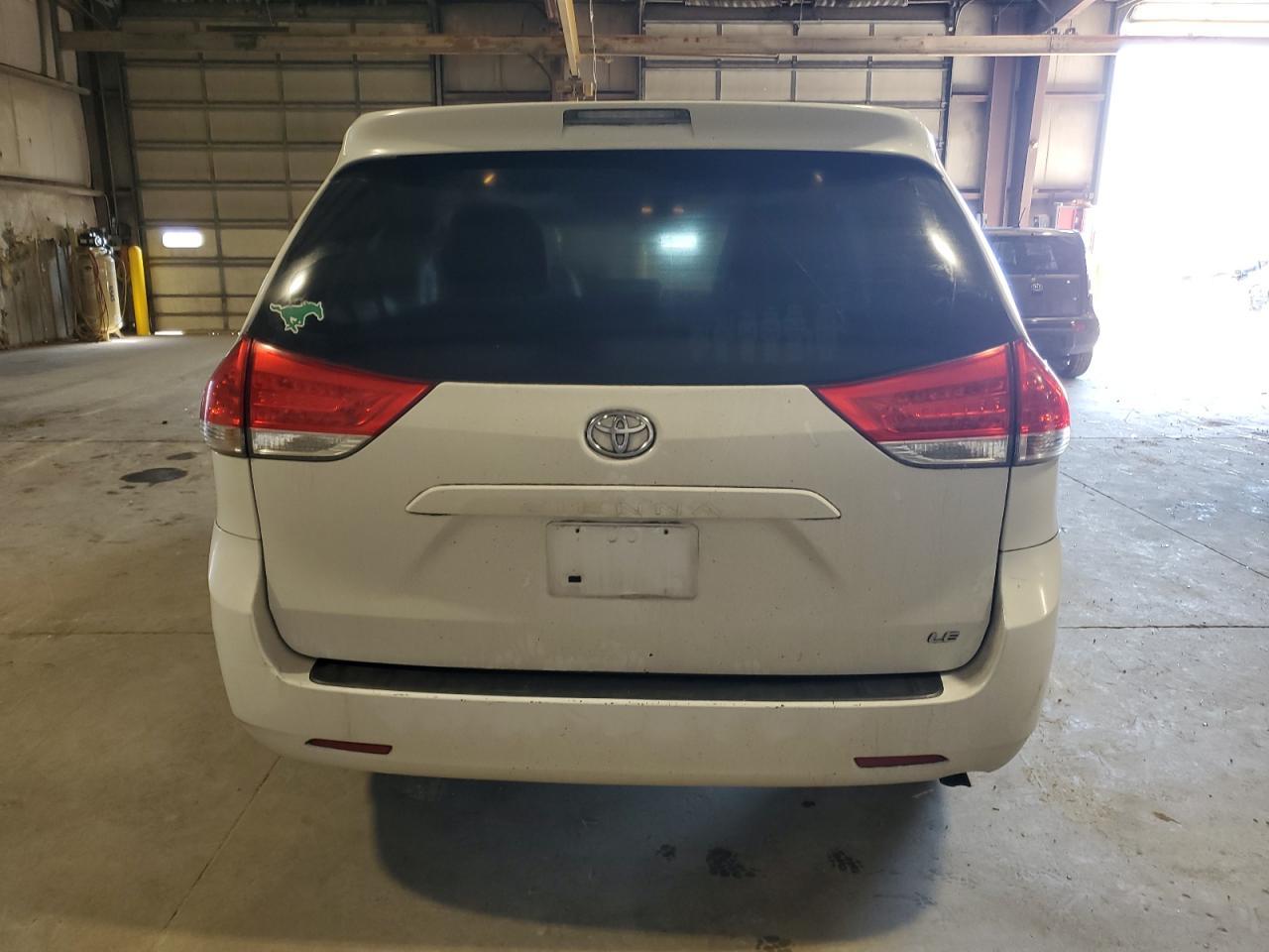 2012 Toyota Sienna Base - Image 6