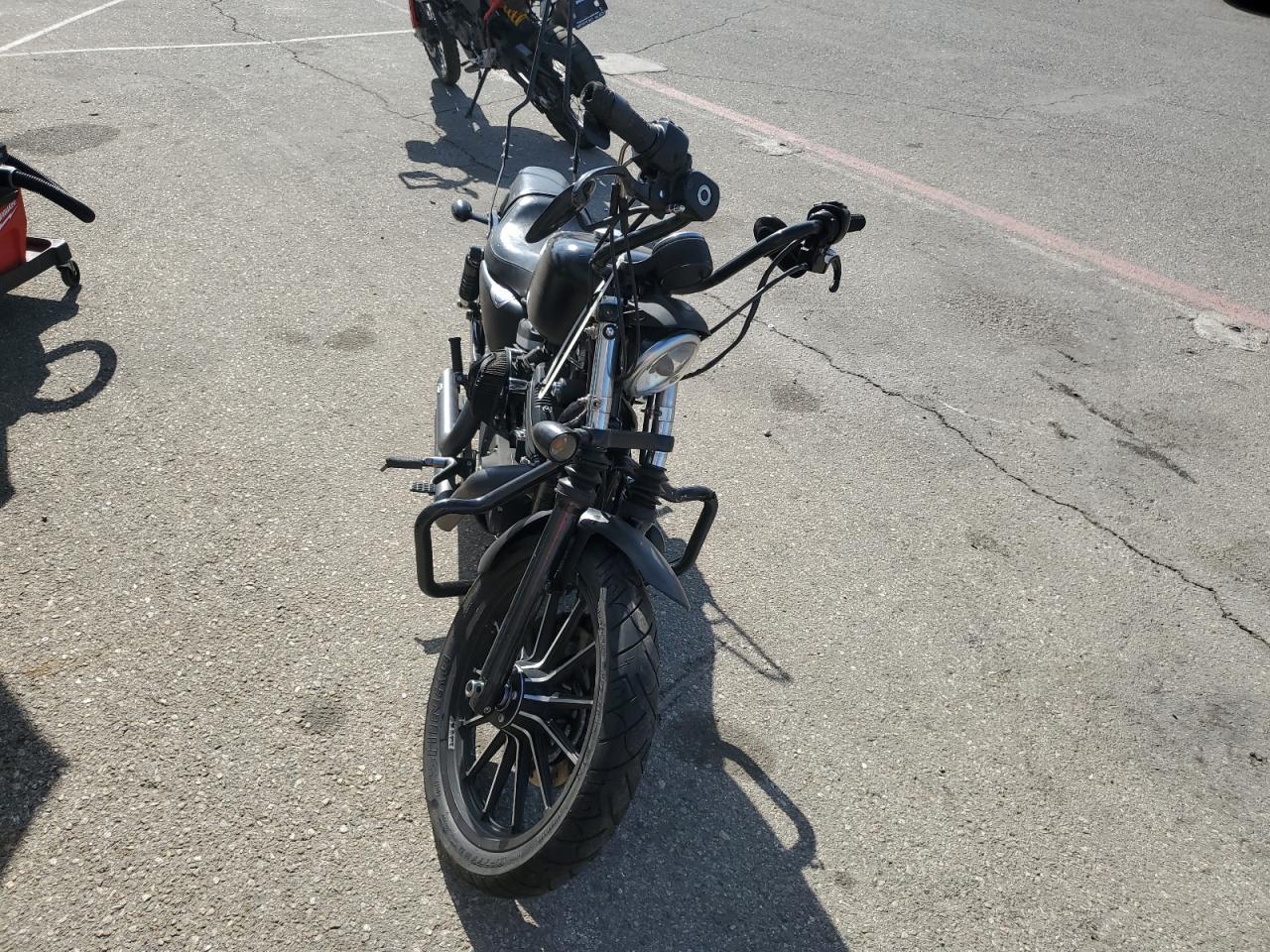 2010 Harley-Davidson Xl883 N - Фото 2