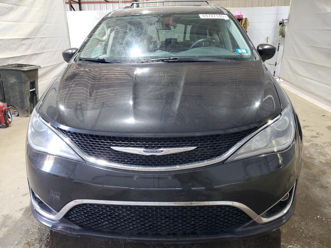 2020 Chrysler Pacifica Touring L - Image 5