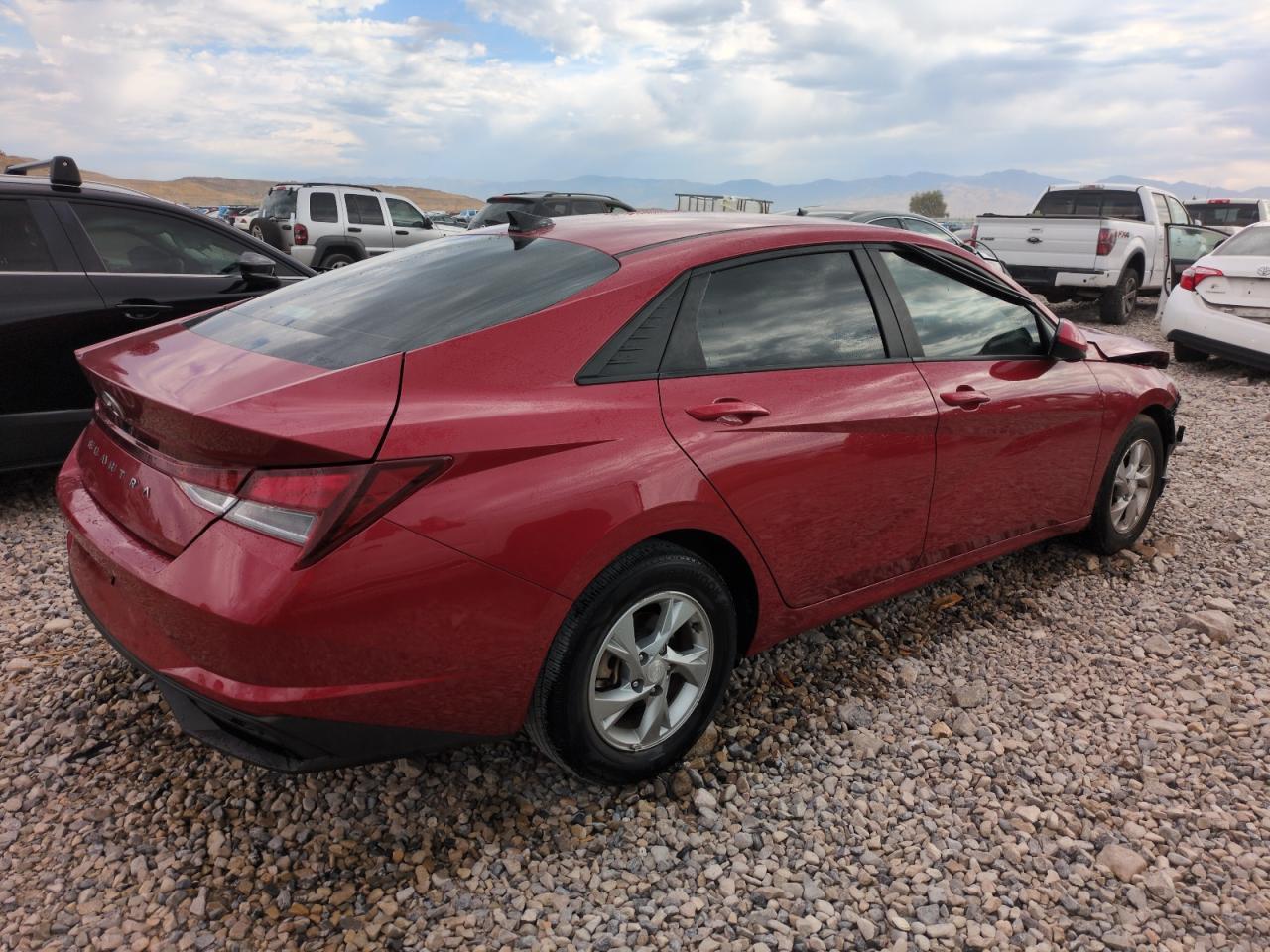 2023 Hyundai Elantra Se - Фото 3