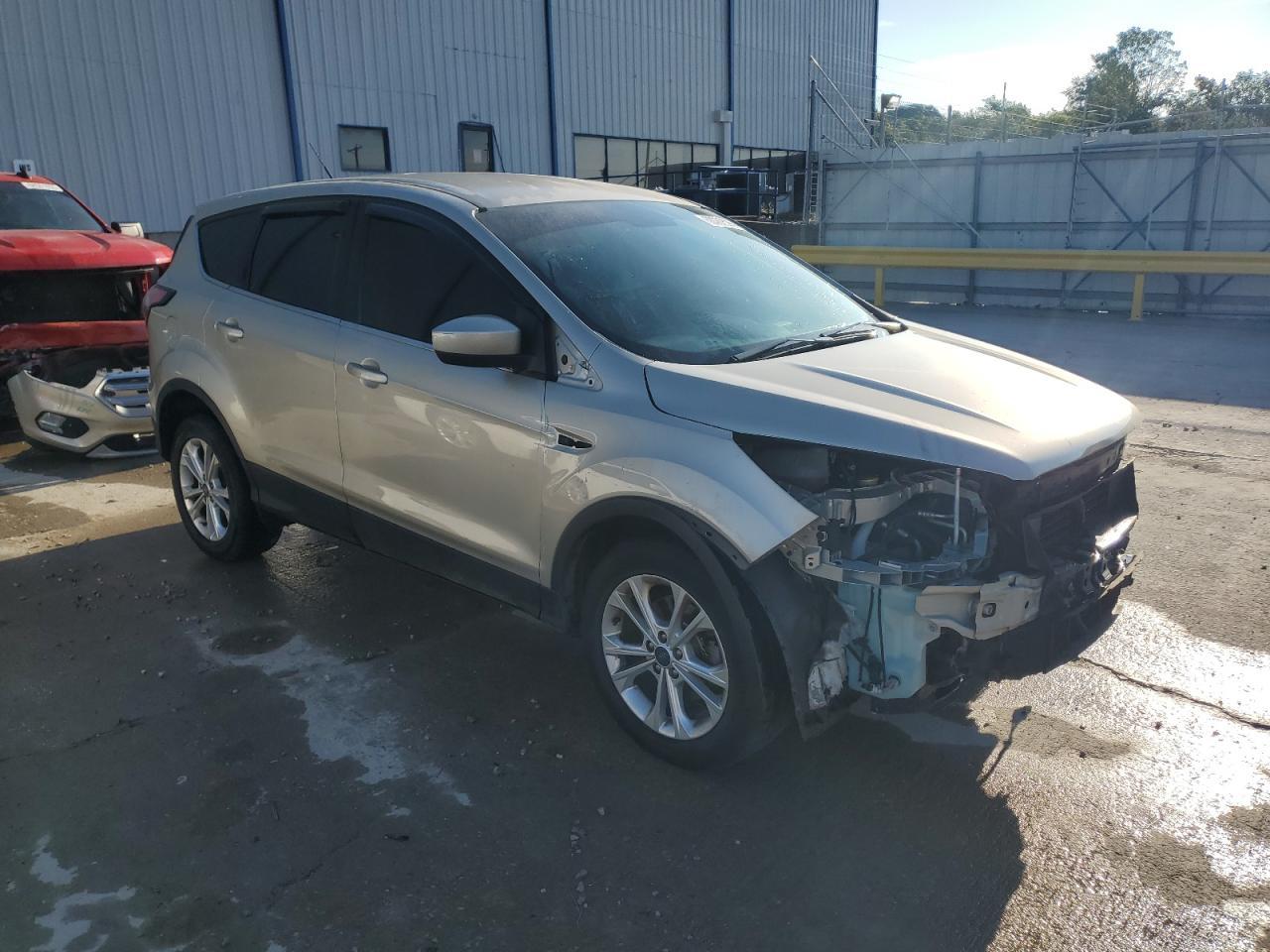 2017 Ford Escape Se - Фото 4