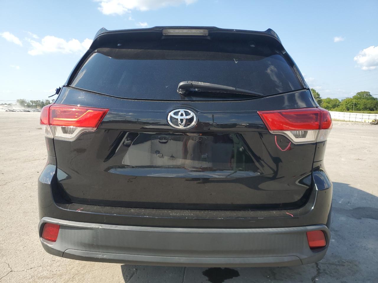 2018 Toyota Highlander Se - Image 6