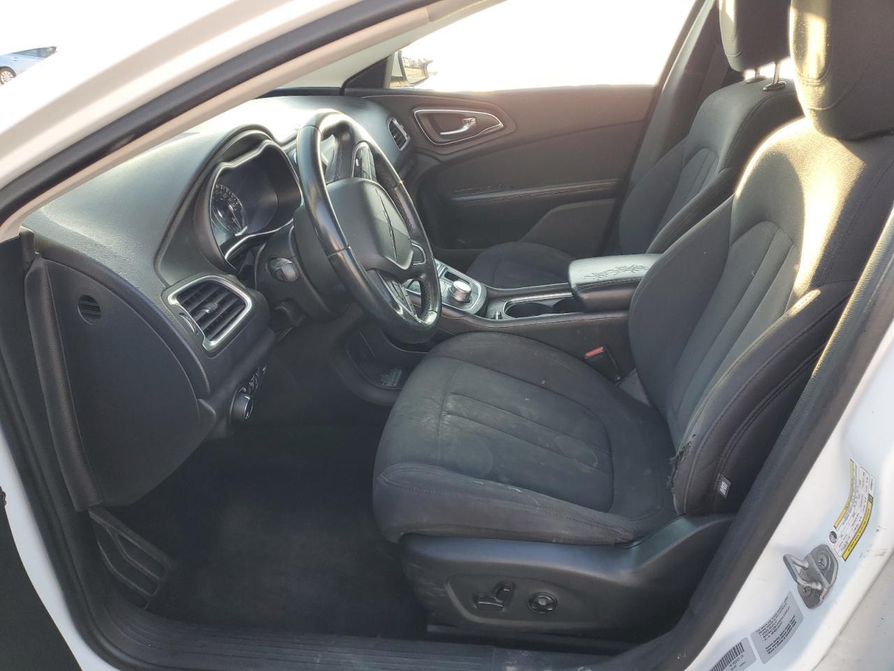 2015 Chrysler 200 Limited - Фото 7