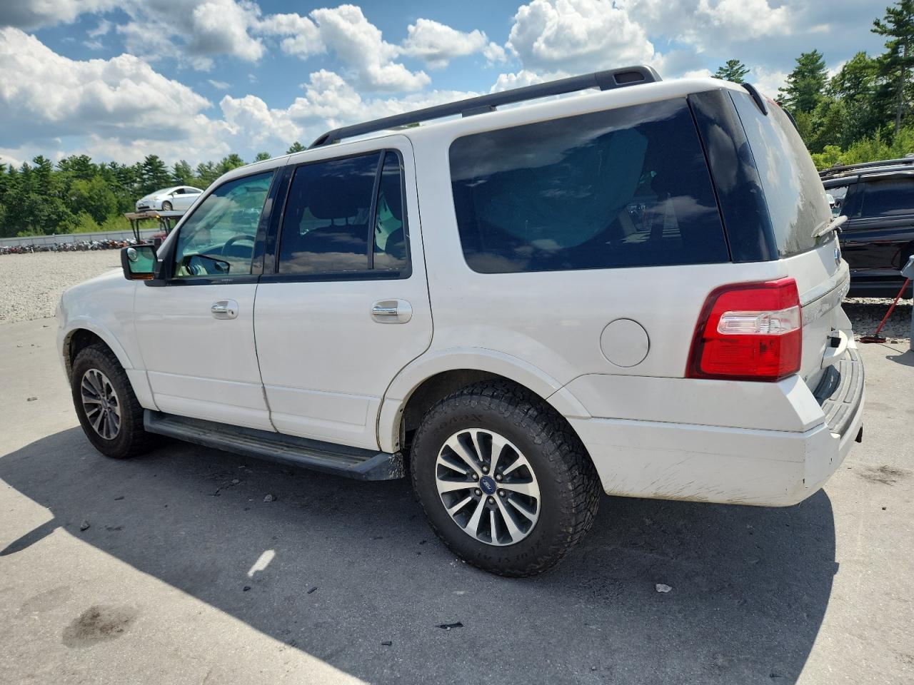 2015 Ford Expedition Xlt - Image 2