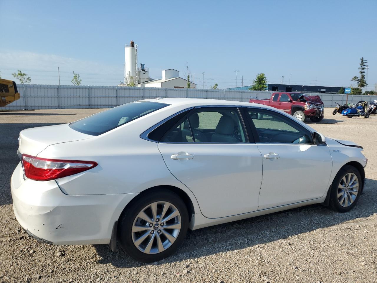 2015 Toyota Camry Hybrid - Image 3