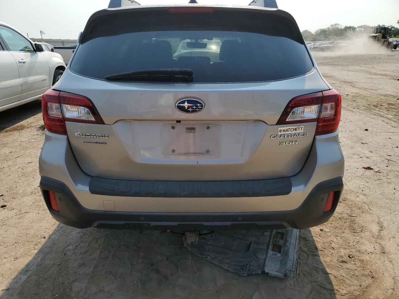 2018 Subaru Outback 3.6R Limited - Image 6