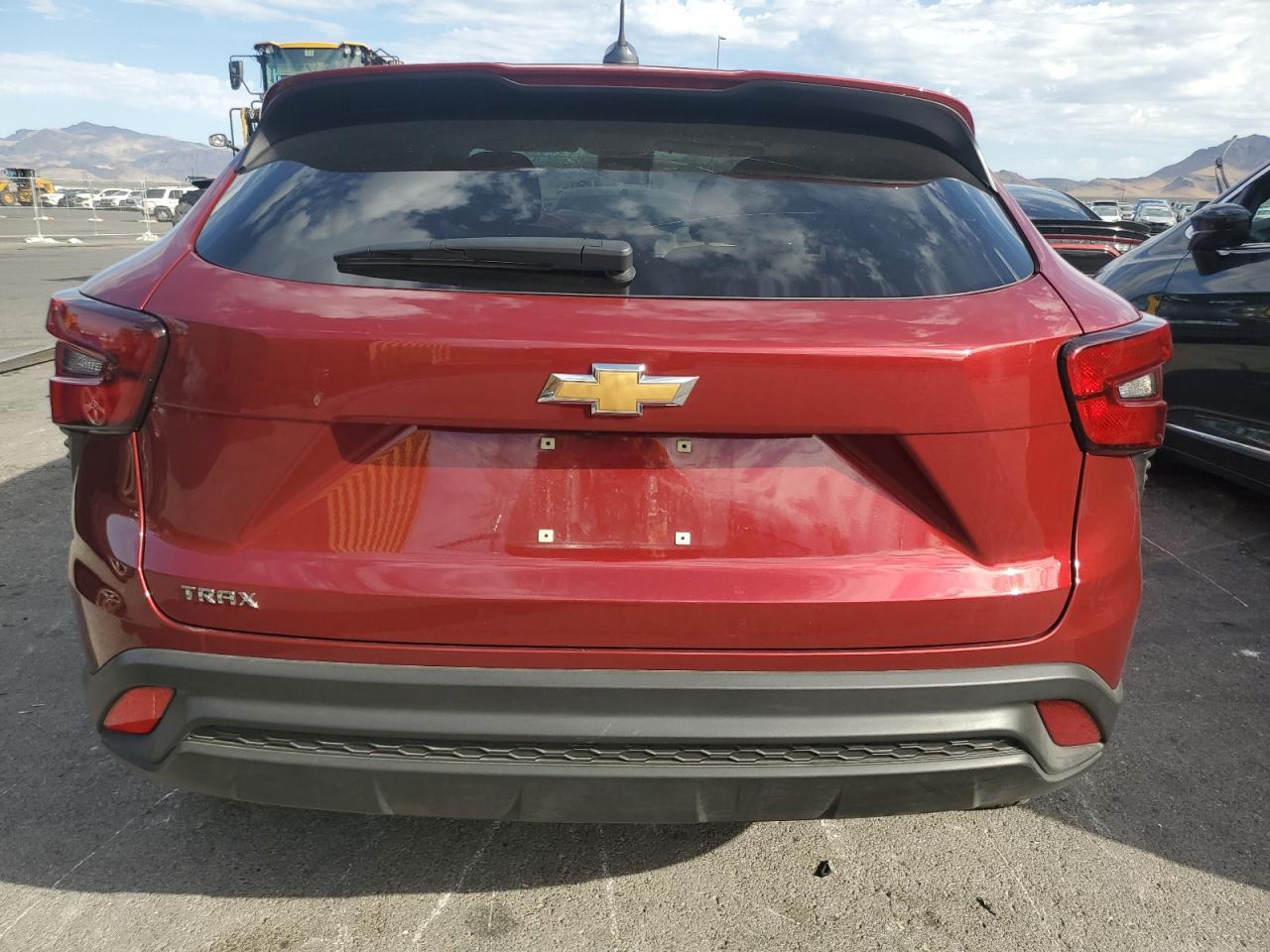 2025 Chevrolet Trax Ls - Image 6