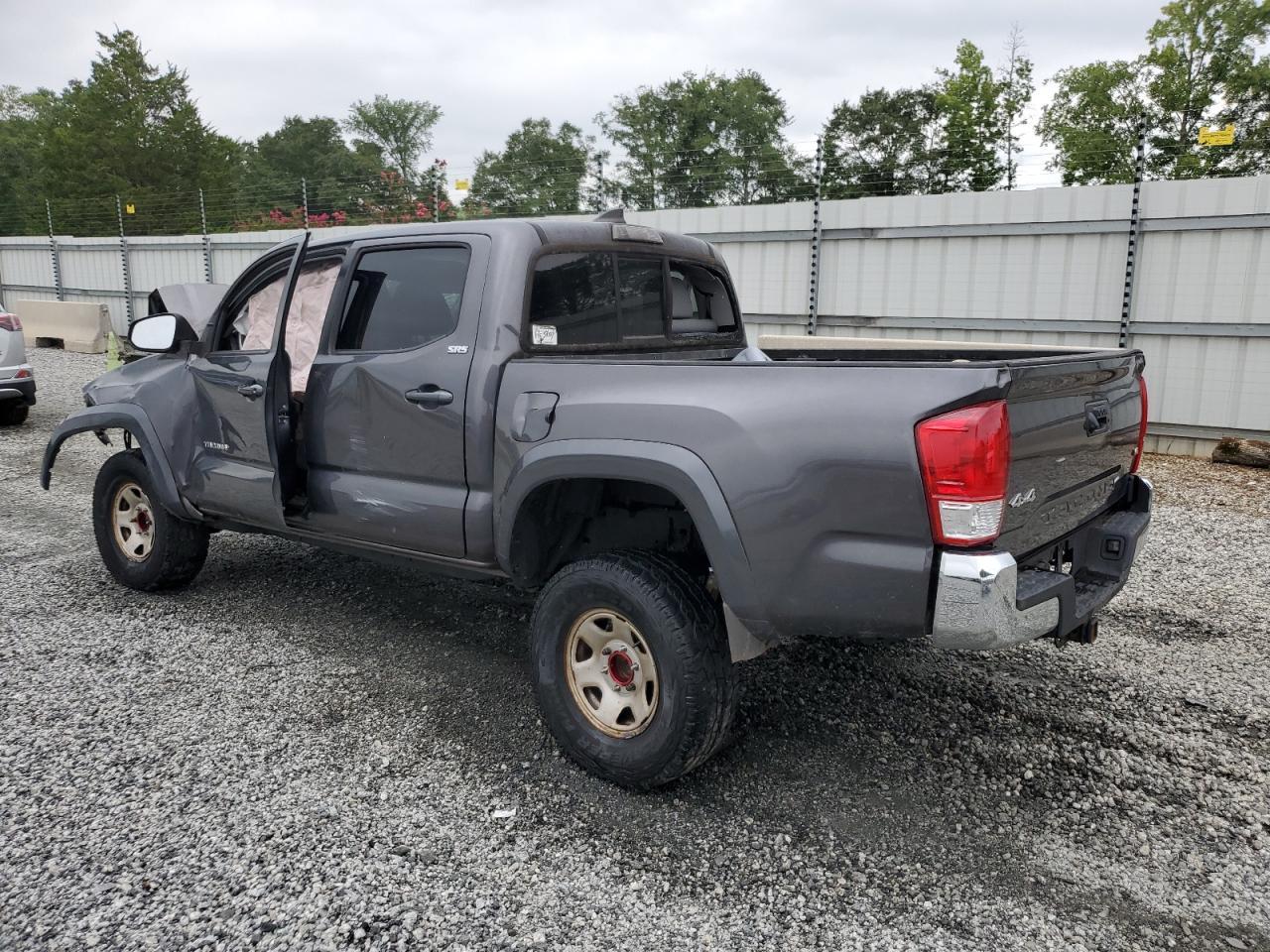 2017 Toyota Tacoma Sr5 V6 - Image 2