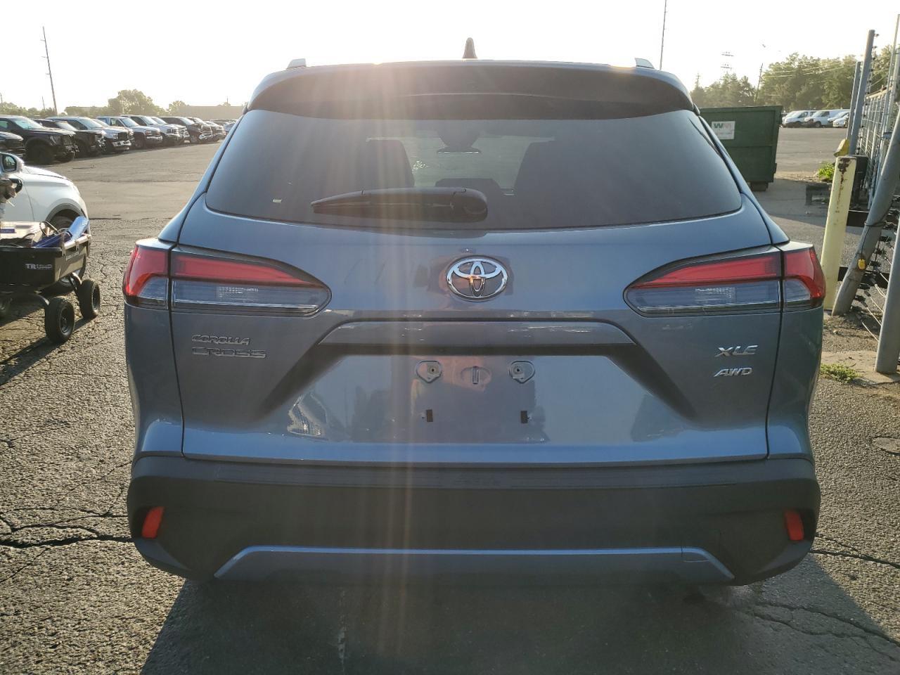 2025 Toyota Corolla Cross Xle - Image 6